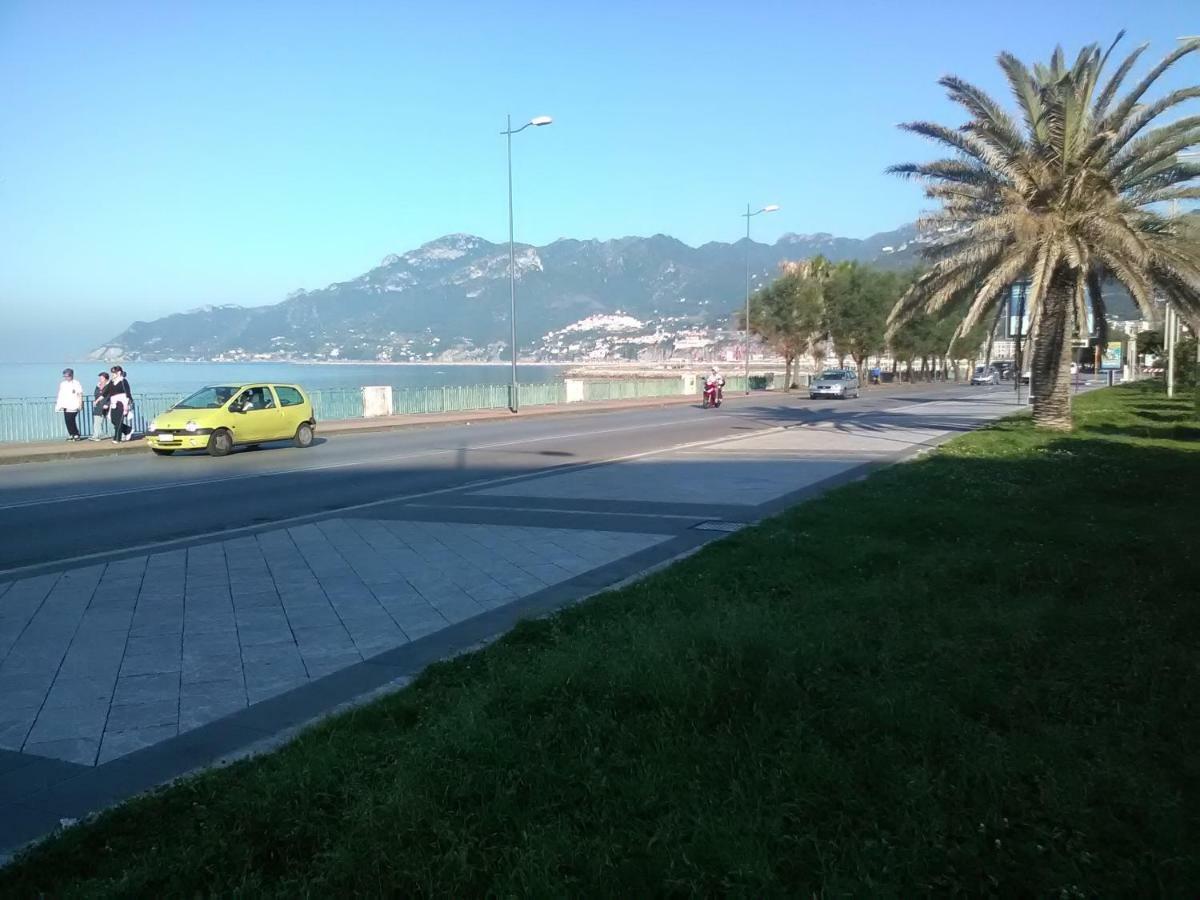 Dimora Tafuri Acomodação com café da manhã Salerno Exterior foto